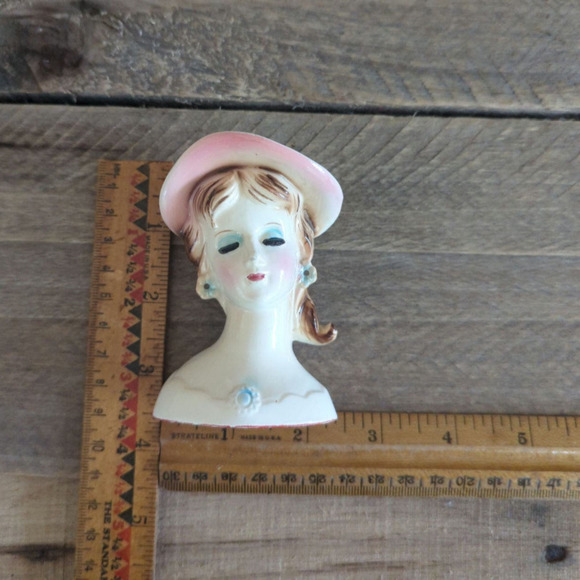Vintage 3.5" Ceramic Lady Head Vase Once Red Dress Missing Earrings & Necklace - Picture 9 of 11